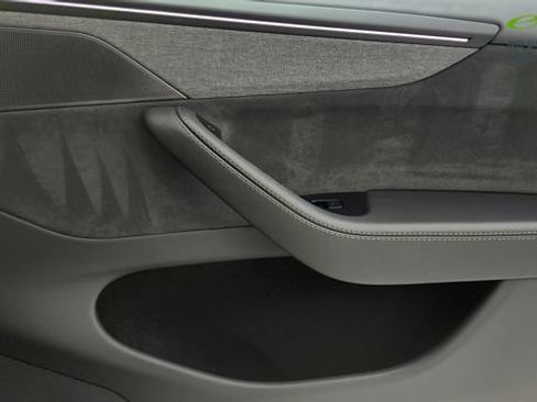 Used 2026 Tesla Model Y 2WD image 51