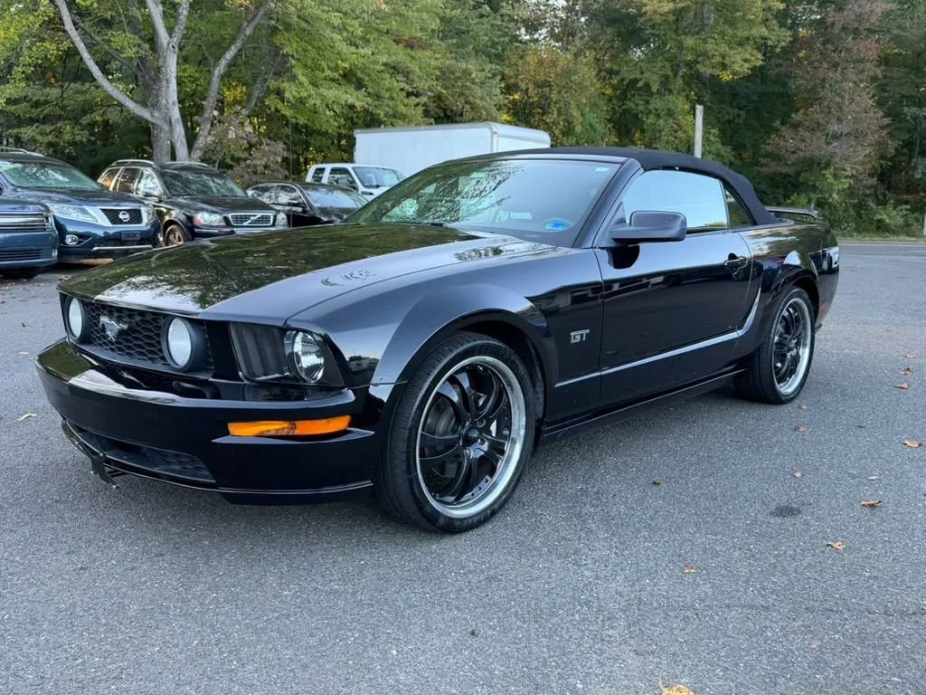 Used 2006 Ford Mustang GT Premium RWD image 1