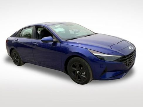 Used 2023 Hyundai Elantra SEL image 2