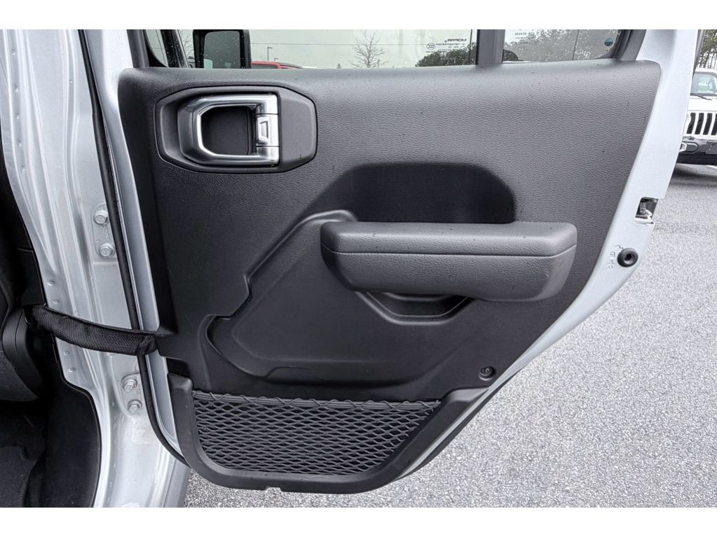 Used 2023 Jeep Gladiator Sport AWD/4WD image 27