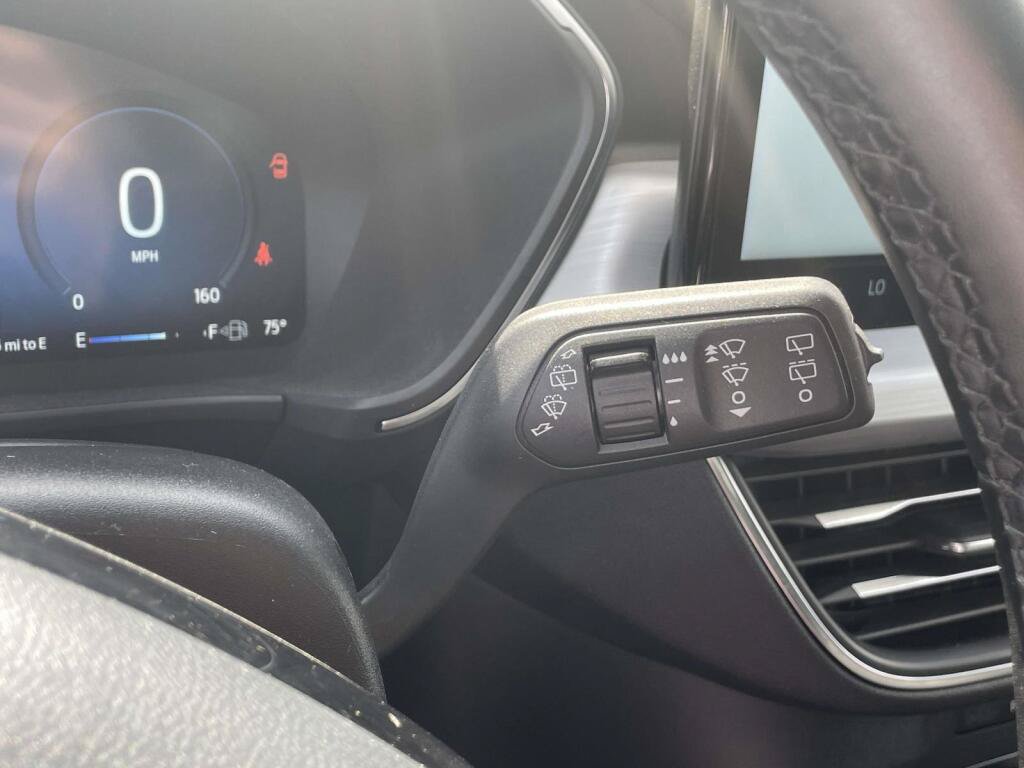 Used 2025 Ford Escape Platinum AWD/4WD image 37
