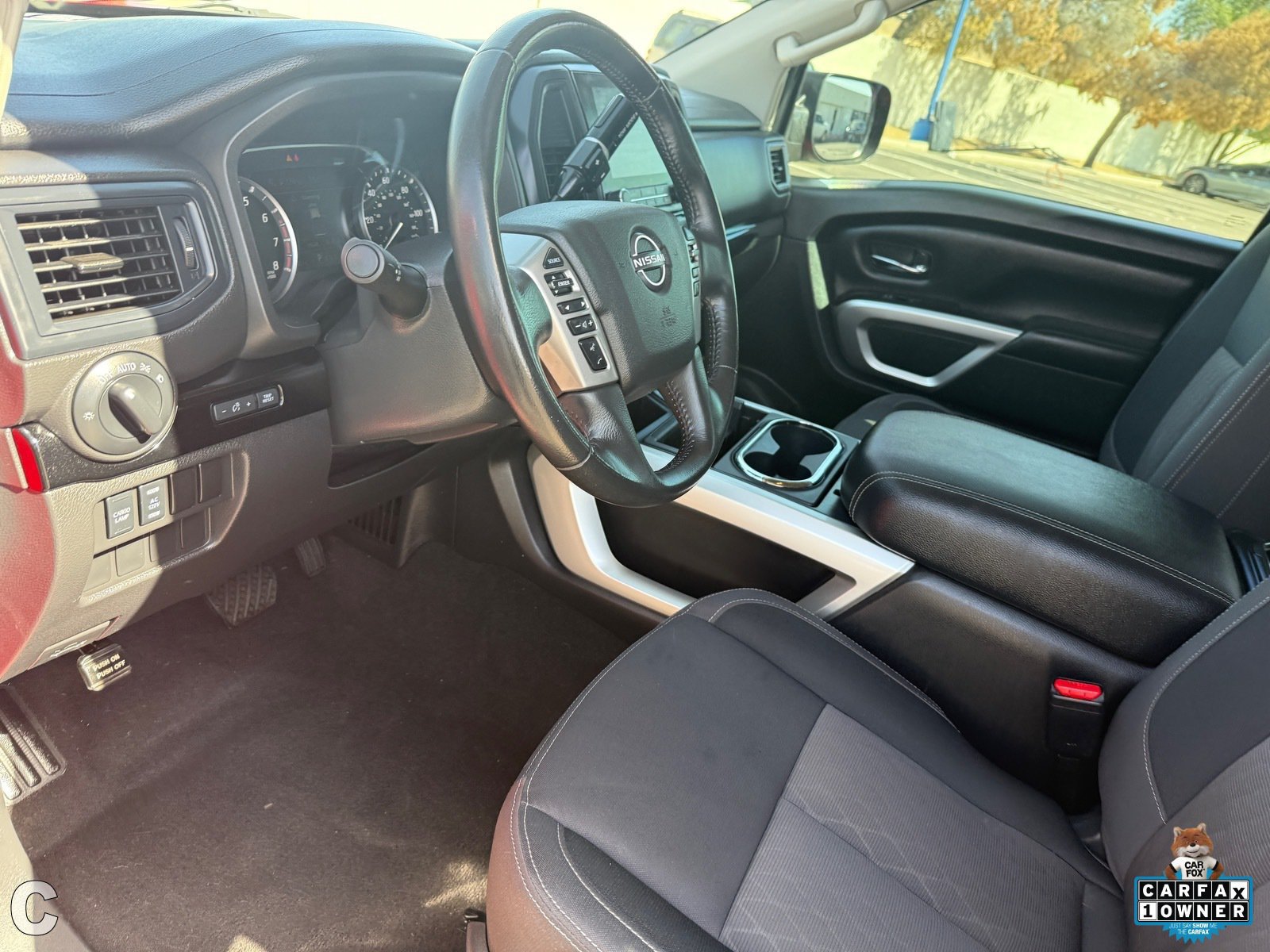 Used 2024 Nissan Titan SV w/ SV Convenience Package RWD image 22