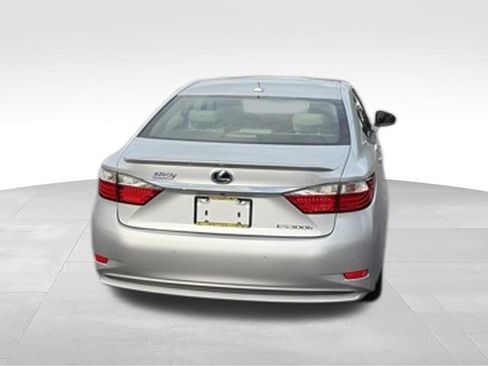 Used 2013 Lexus ES 300h w/ Luxury Pkg FWD image 33