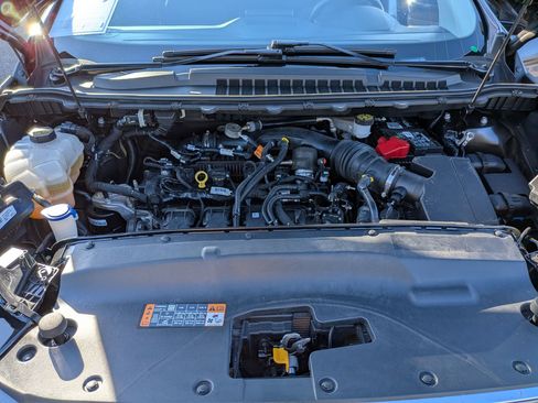 Used 2021 Ford Edge SE image 31