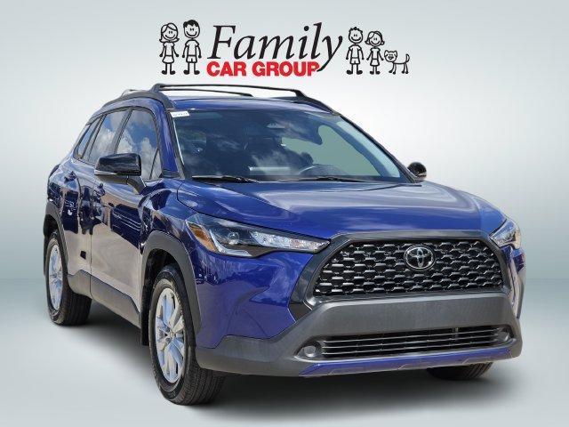 Used 2025 Toyota Corolla Cross LE FWD image 2