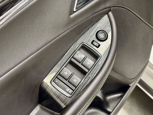 Used 2019 Chevrolet Impala LT FWD image 13