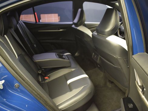 Used 2025 Toyota Camry SE w/ Convenience Package FWD image 11