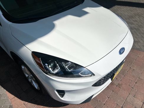 Used 2022 Ford Escape SE w/ Cold Weather Package image 27