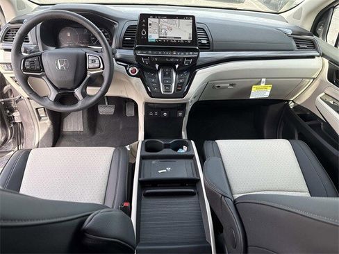 Used 2026 Honda Odyssey Elite image 18