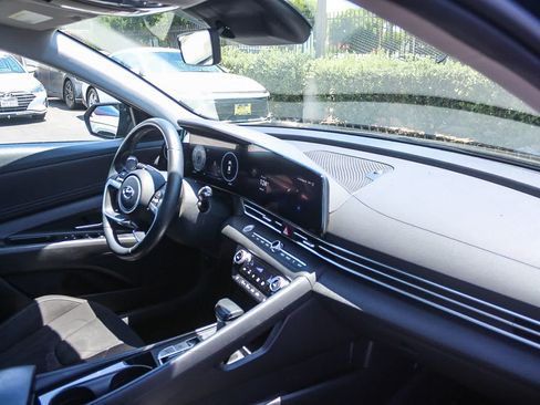 Used 2023 Hyundai Elantra SEL w/ Convenience Package FWD image 21
