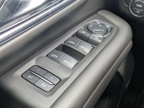 Used 2024 Chevrolet Tahoe High Country image 28