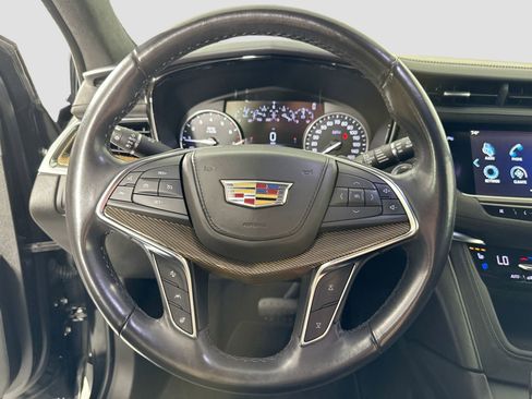 Used 2018 Cadillac XT5 Platinum image 11