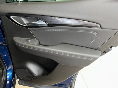 Certified 2023 Buick Envision Essence image 29