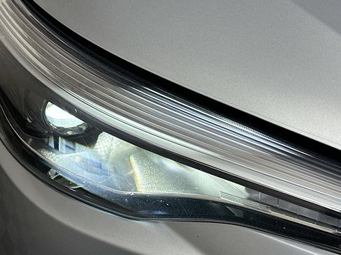 Used 2023 Toyota Corolla Cross XLE FWD image 9