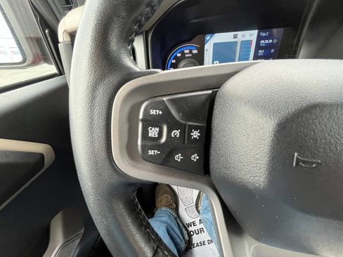 Used 2023 Ford Bronco Wildtrak image 14