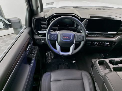 Used 2025 GMC Sierra 2500 SLT AWD/4WD image 25