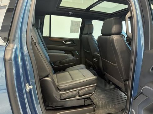 Used 2025 GMC Yukon XL Denali w/ Sun & Power Step Package AWD/4WD image 47
