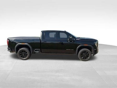 Used 2024 GMC Sierra 2500 AT4 w/ AT4 Premium Plus Package AWD/4WD image 2
