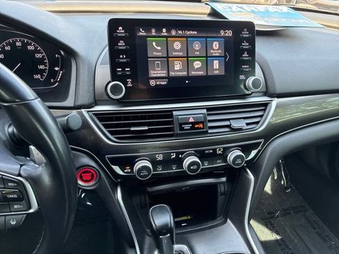 Used 2018 Honda Accord Sport image 30