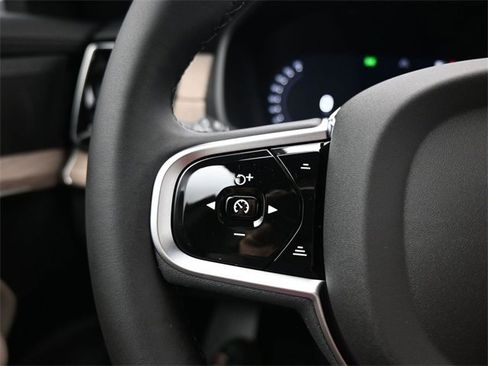 New 2026 Volvo XC90 B6 Plus w/ Protection Package Premier image 26