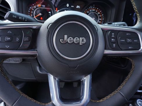 Used 2024 Jeep Wrangler Sahara image 16