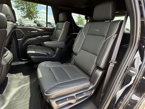 Used 2023 Cadillac Escalade Premium Luxury w/ LPO, Illumination Package AWD/4WD image 27