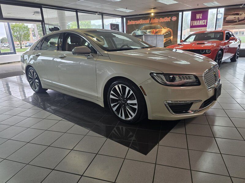 Used 2018 Lincoln MKZ Select w/ Select Plus Package AWD/4WD image 3