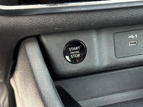 Used 2024 Nissan Rogue SV image 19