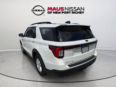 Used 2025 Ford Explorer Active RWD image 9