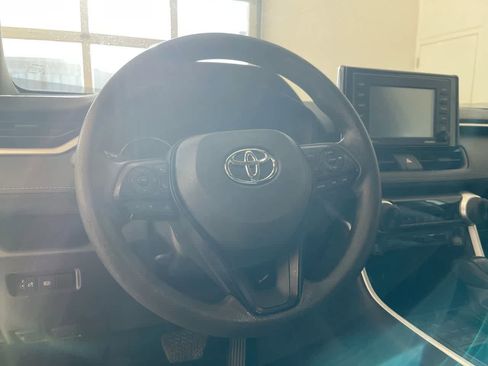 Used 2022 Toyota RAV4 LE AWD/4WD image 14