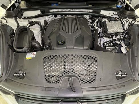 Used 2024 Porsche Macan image 24