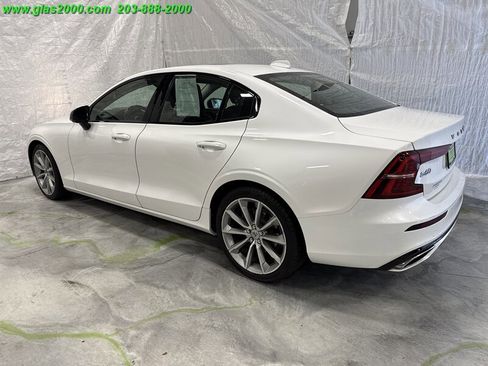 Used 2021 Volvo S60 T5 Momentum image 7