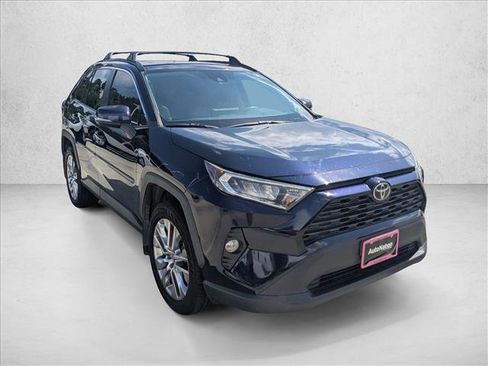 Used 2021 Toyota RAV4 XLE Premium FWD image 3
