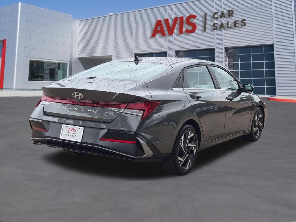 Used 2025 Hyundai Elantra SEL FWD image 6