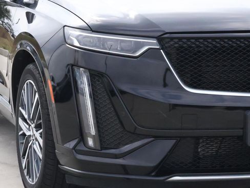 Used 2024 Cadillac XT6 Sport w/ Platinum Package image 9