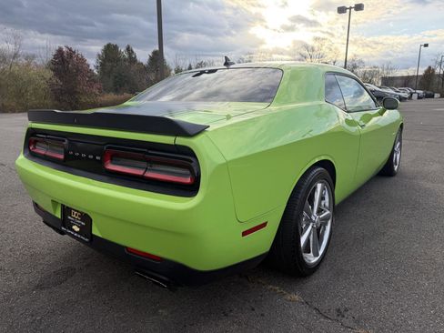 Used 2015 Dodge Challenger R/T image 8