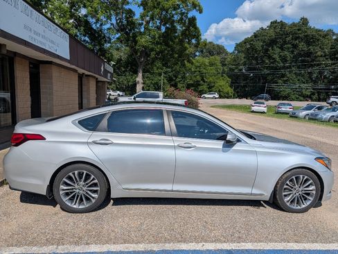 Used 2017 Genesis G80 3.8 w/ Option Group 02 RWD image 4
