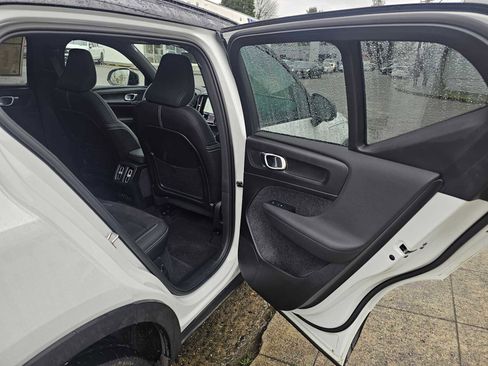 Certified 2023 Volvo XC40 Recharge Plus image 13