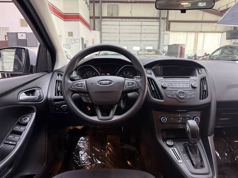 Used 2017 Ford Focus SE FWD image 21