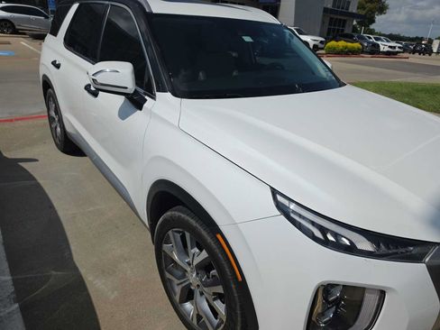 Used 2021 Hyundai Palisade SEL w/ Premium Package FWD image 3