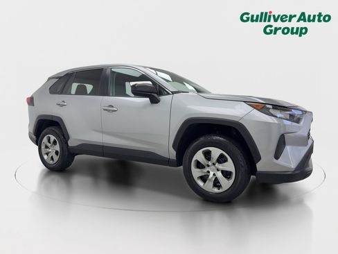 Used 2022 Toyota RAV4 LE FWD image 12