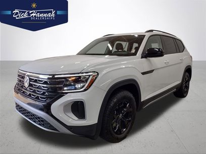 New 2025 Volkswagen Atlas Peak Edition SE
