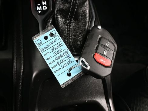 Used 2024 Jeep Gladiator Sport AWD/4WD image 21