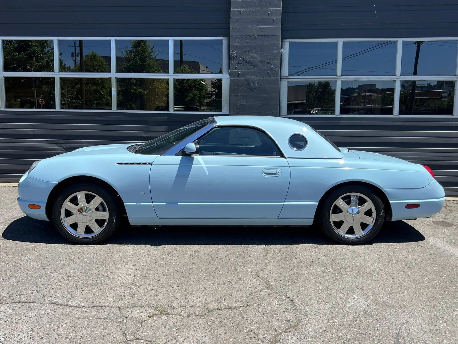 Used 2003 Ford Thunderbird RWD image 2
