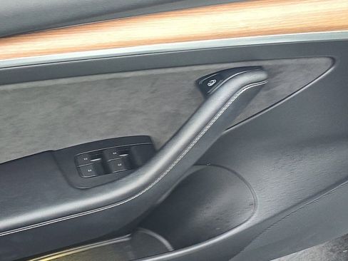 Used 2022 Tesla Model 3 Performance image 11