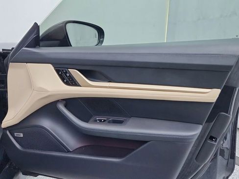 Used 2020 Porsche Taycan Turbo image 36