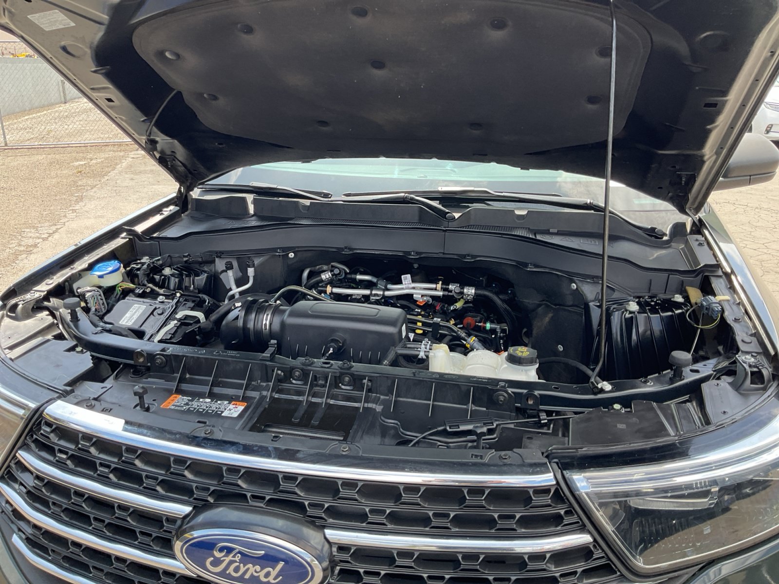 Used 2023 Ford Explorer XLT w/ Equipment Group 202A RWD image 23