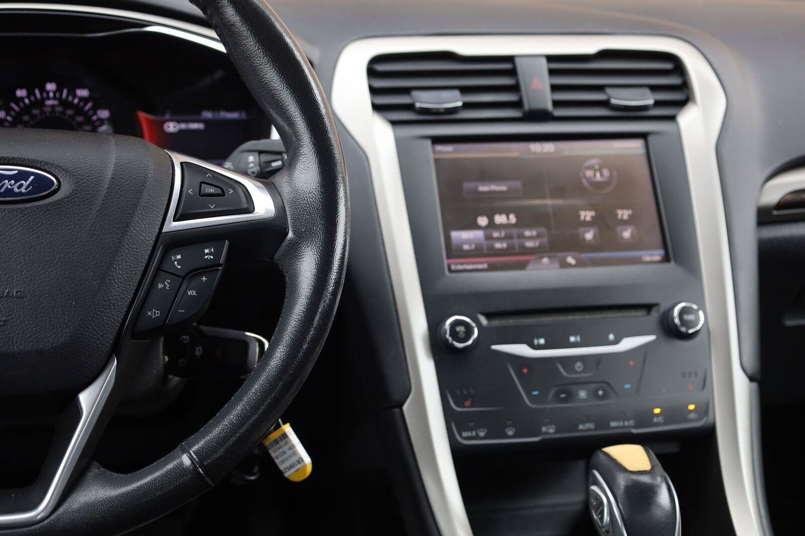 Used 2014 Ford Fusion SE w/ Equipment Group 202A FWD image 39