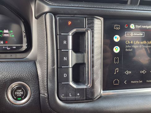 Used 2022 GMC Yukon XL Denali AWD/4WD image 13