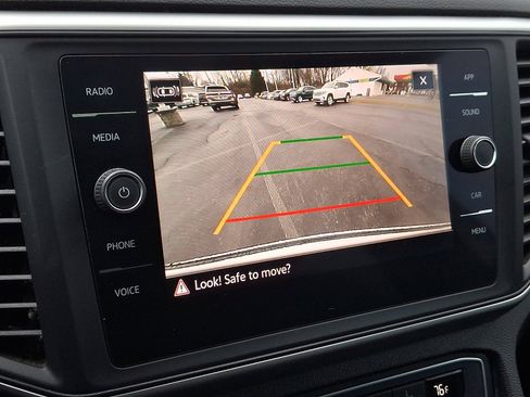 Used 2021 Volkswagen Atlas Cross Sport SE w/ Panoramic Sunroof Package image 19